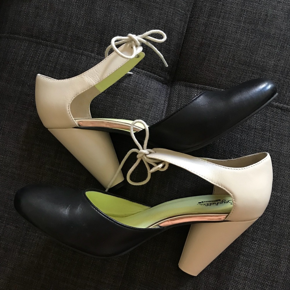 Flapper Chic Two Tone Pumps size 10